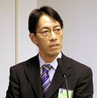あいさつを述べる武藤運営委員長