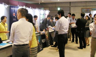 17企業による展示コーナー