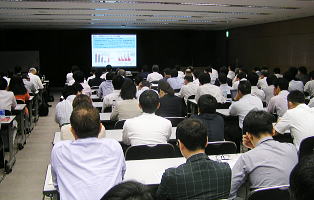 基調講演の会場の様子