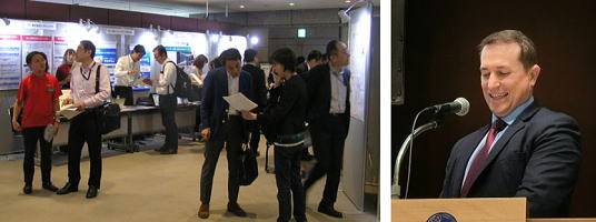 展示会場とスピーチの様子